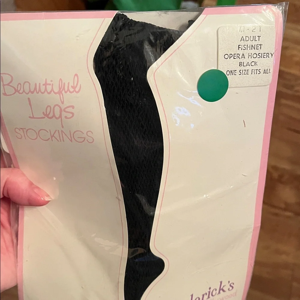 NEW Frederick’s of Hollywood Fishnet thigh high Hosiery Stockings Sheer BLACK